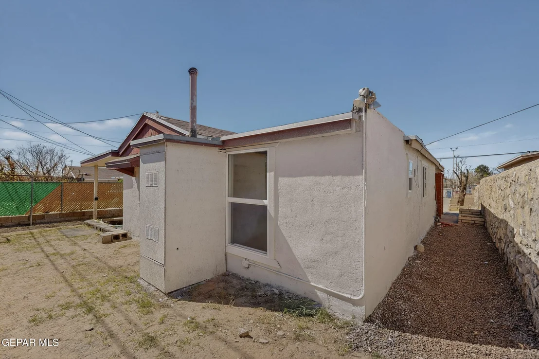 Photo of 766 FREDERICK Road