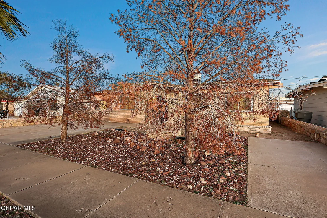 Photo of 7925 Broadway Drive