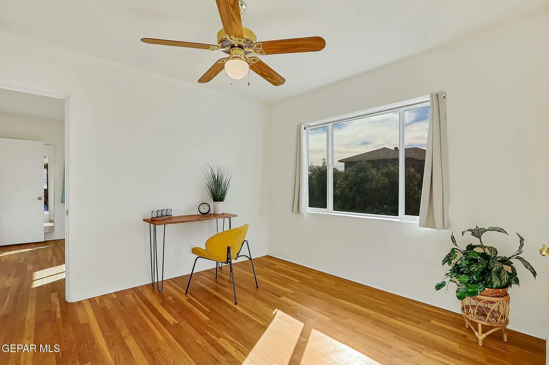 Photo of 601 E BALTIMORE Drive