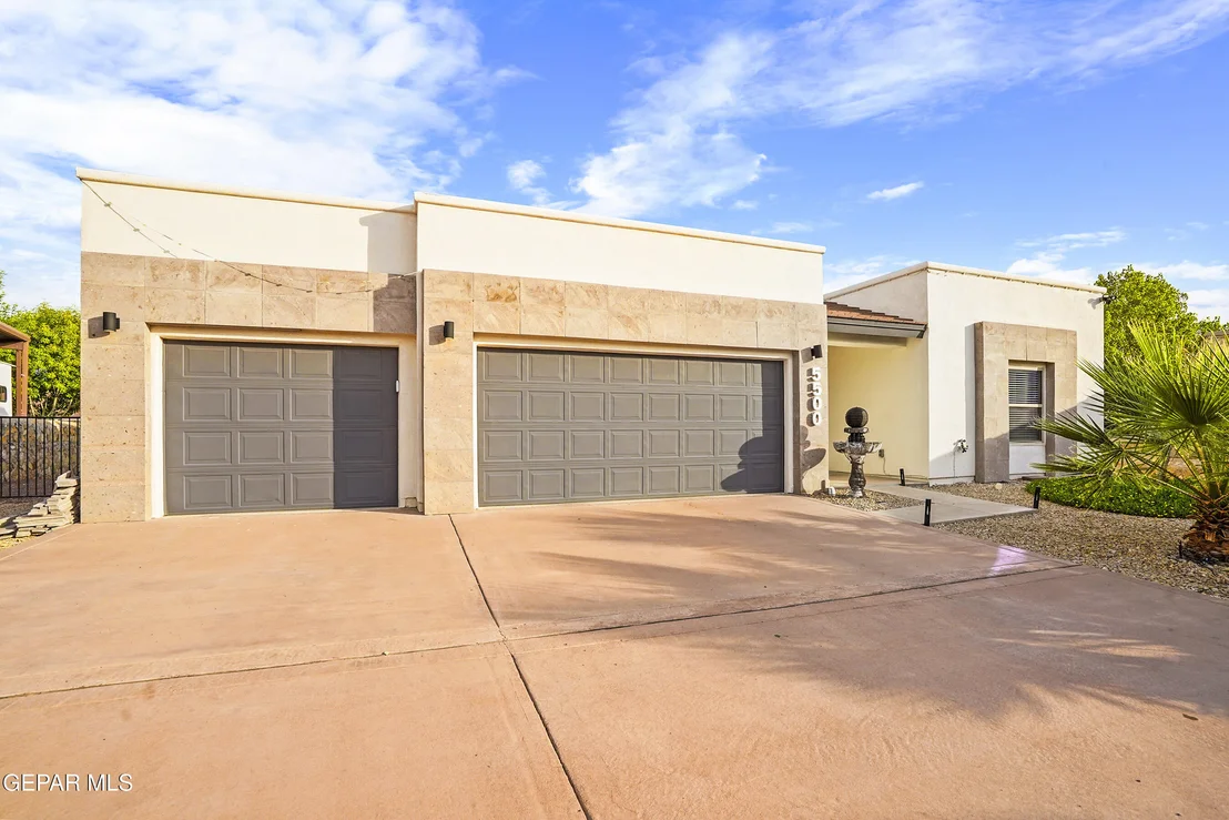 Photo of 5500 VALLEY OAK Drive