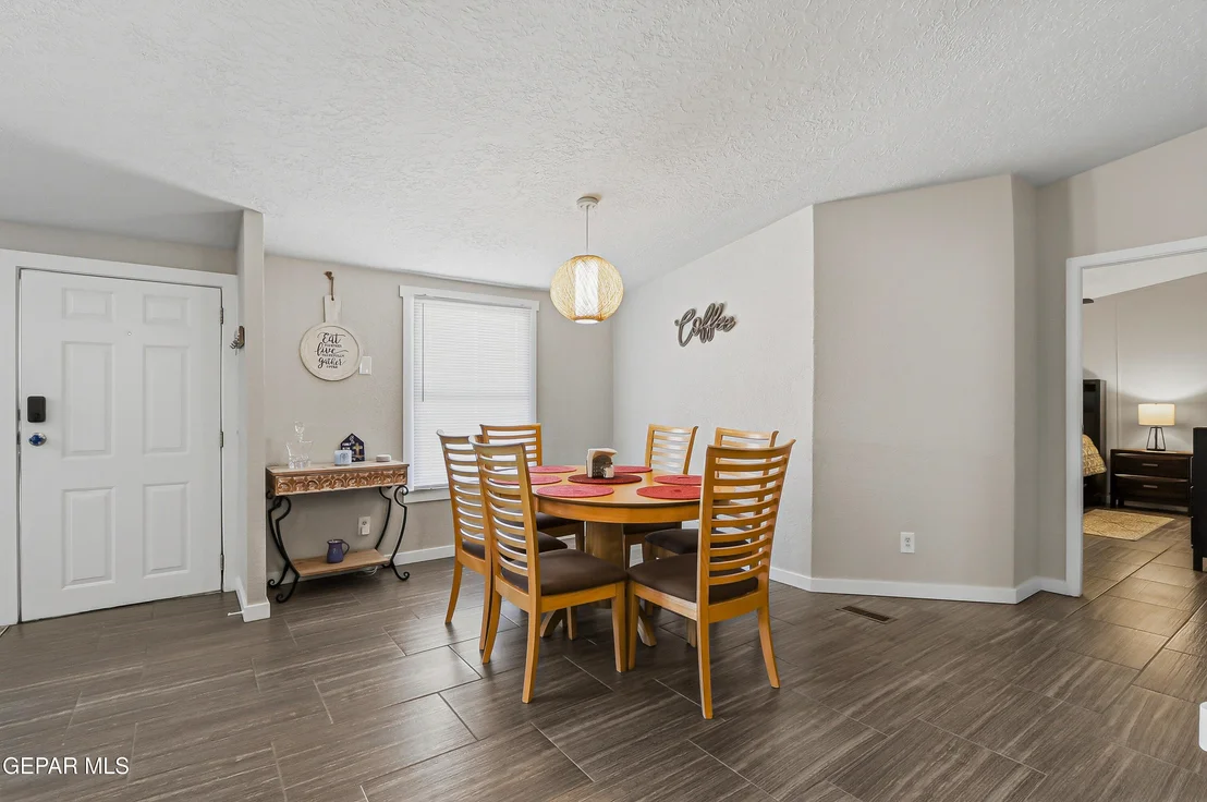 Photo of 2901 COOK Street