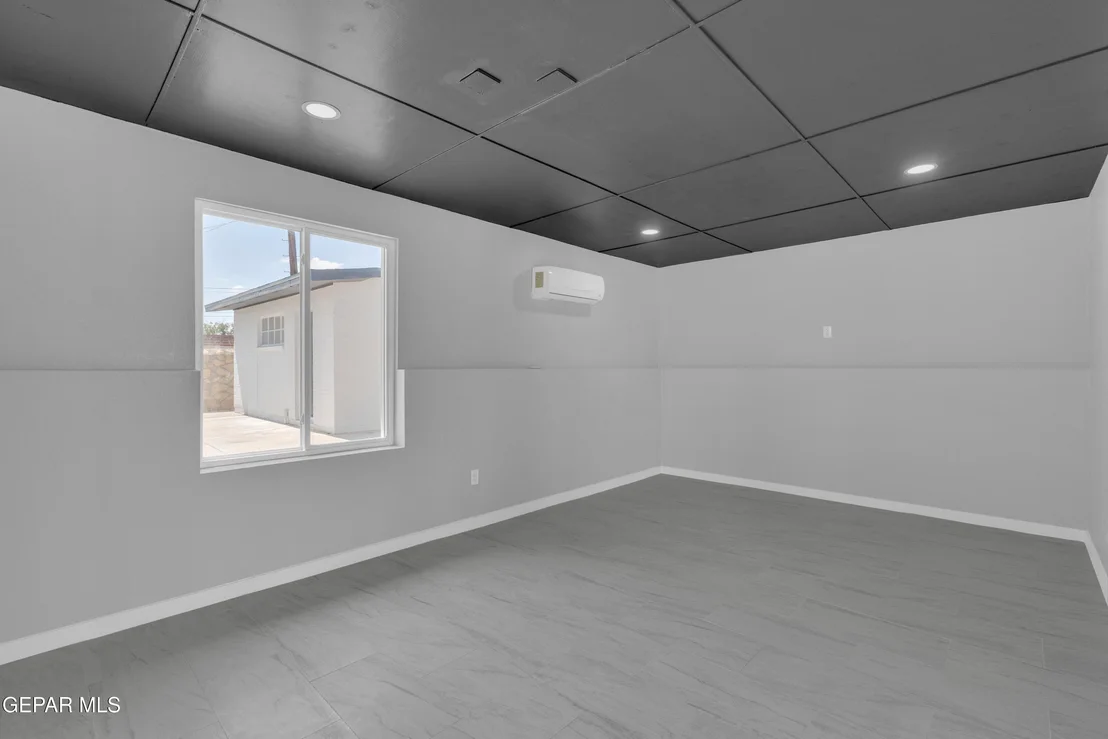 Photo of 5106 ANTONIO Avenue