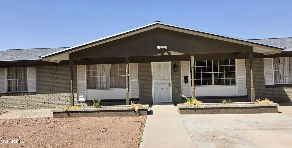 Photo of 208 Viking Drive