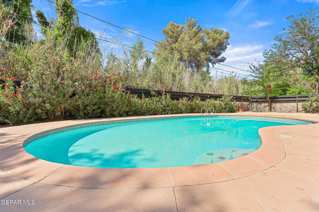 Photo of 745 Rinconada Lane