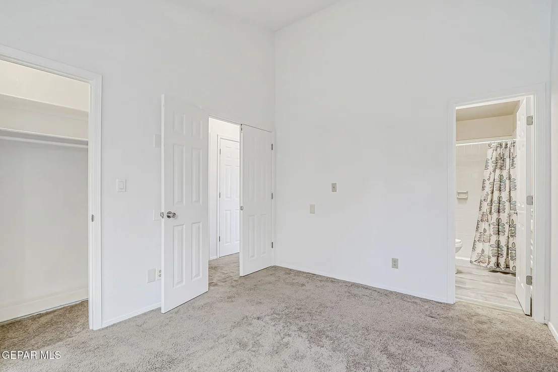 Photo of 10846 QUARTZ Street