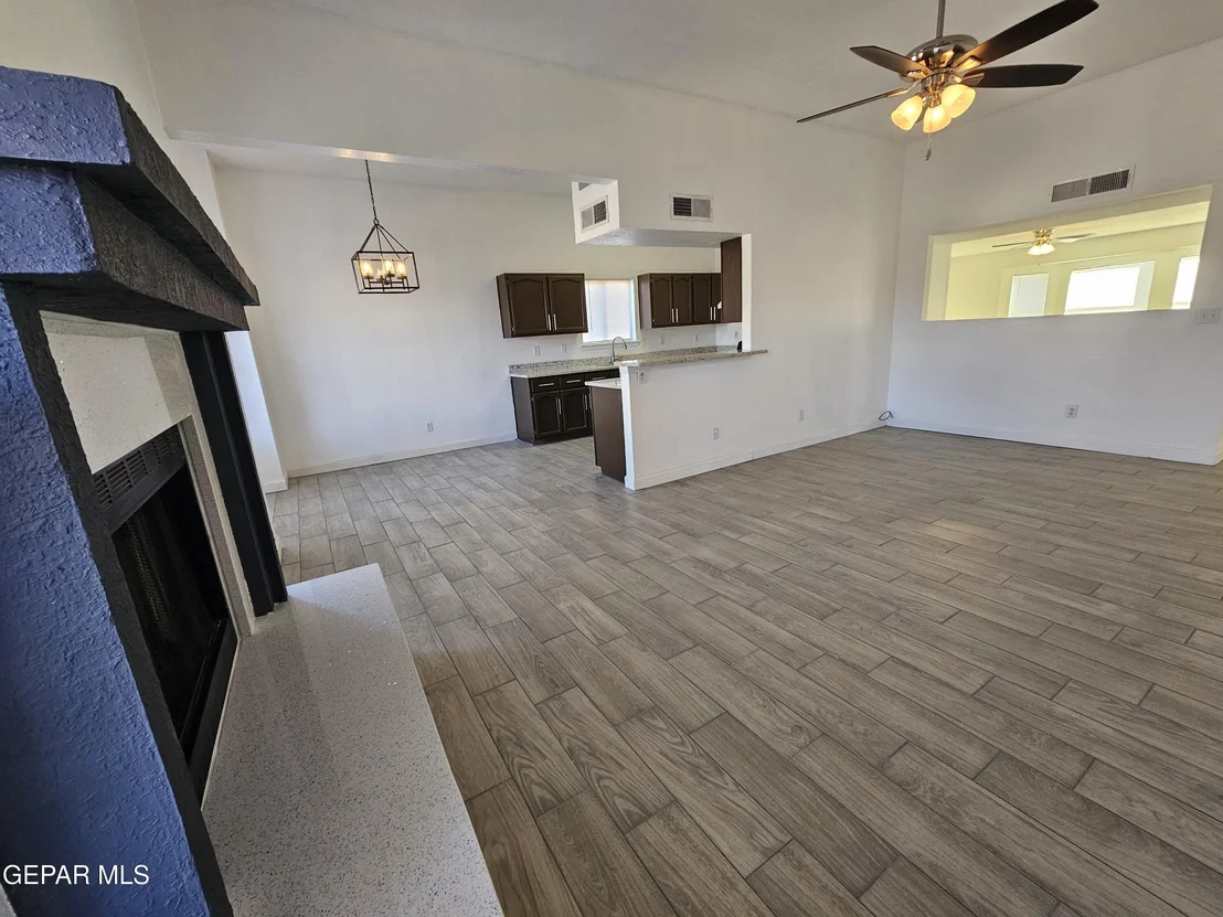 Photo of 2155 SUN MANOR Drive