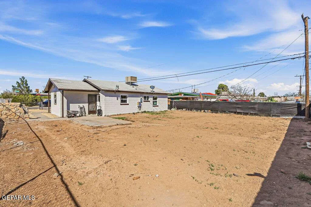 Photo of 5000 MEADE Court