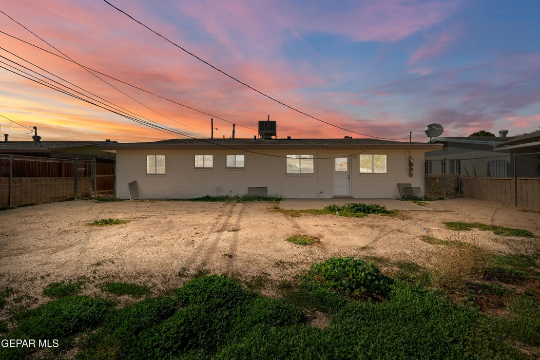 Photo of 412 INDIAN Place