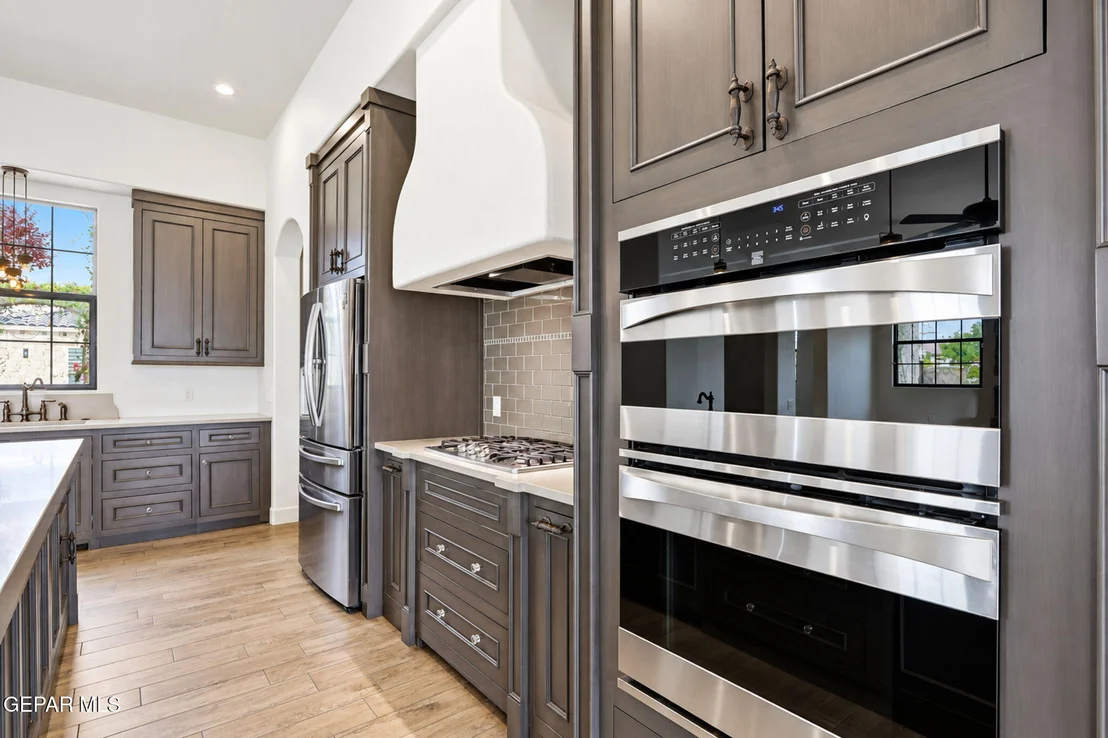 Photo of 5617 RIVER RUN Street