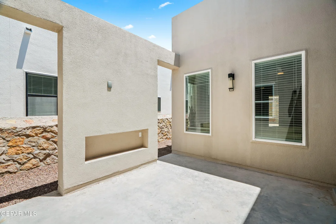 Photo of 808 Fairford Place