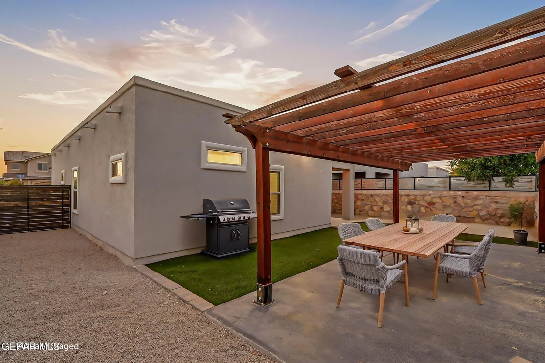 Photo of 932 PENRITH Street