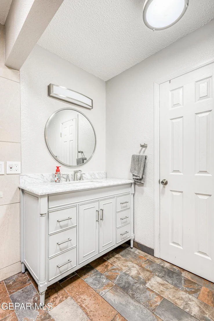 Photo of 708 SOMERSET Drive