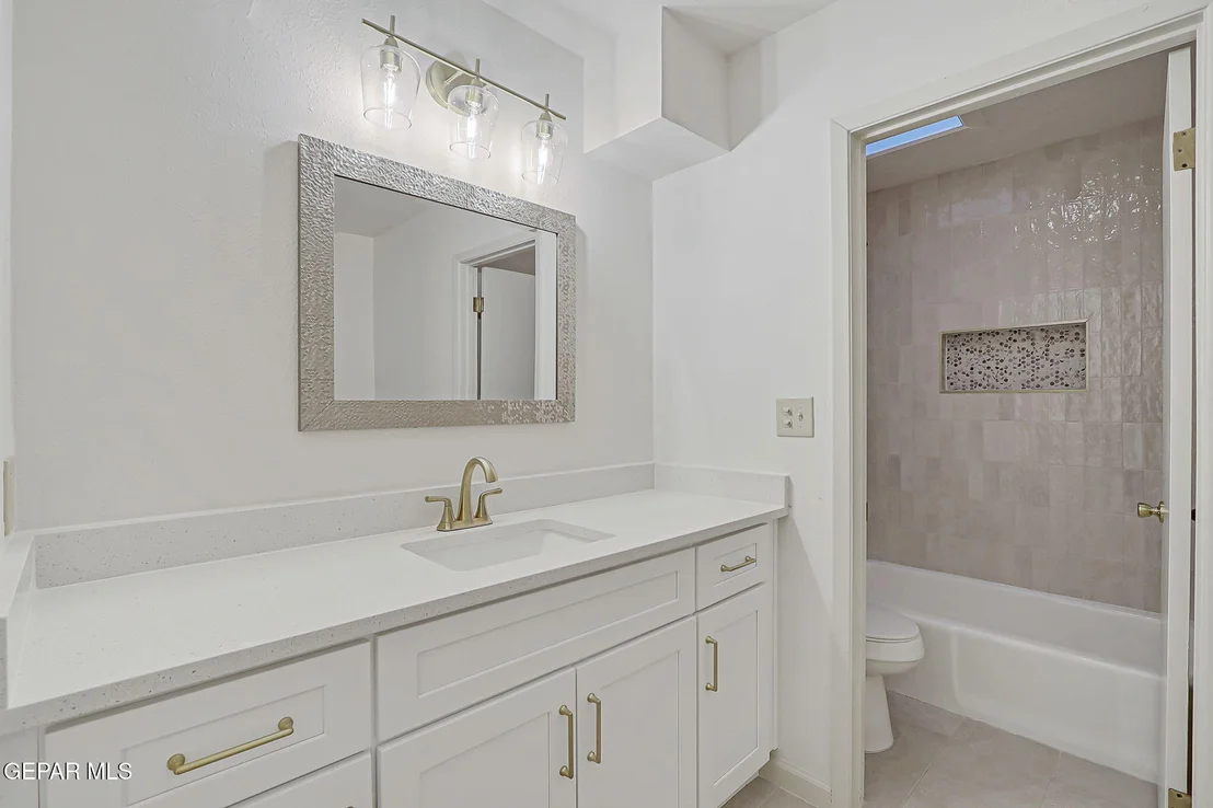 Photo of 836 ESPOLON Drive