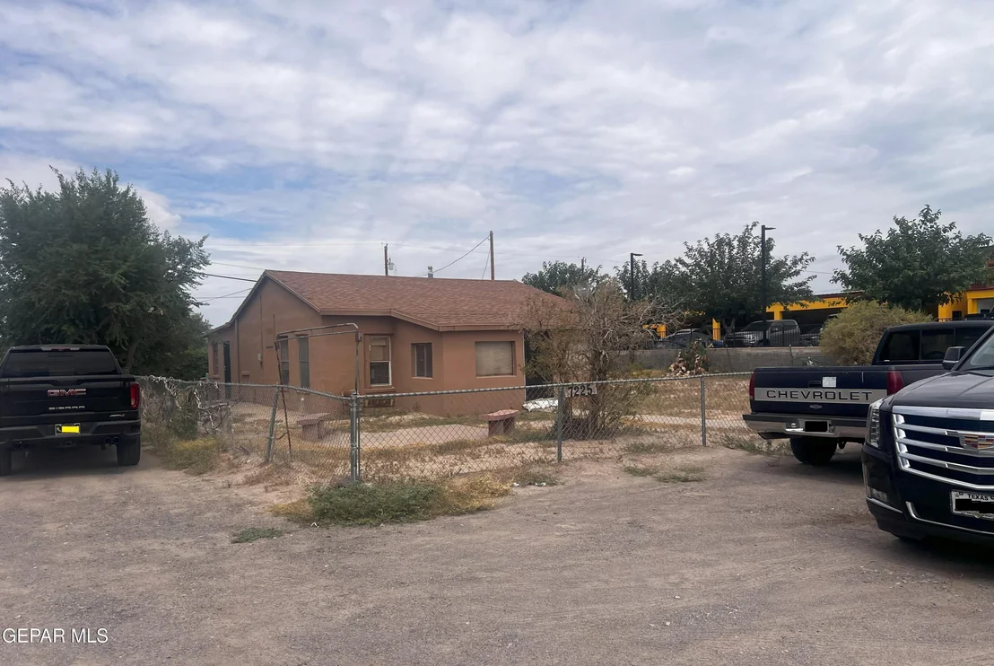 Photo of 7225 Doniphan Drive