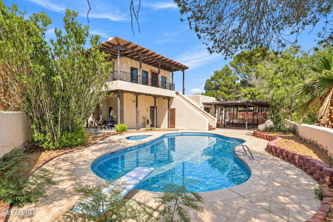 Photo of 6412 VIA DE ALBUR Court