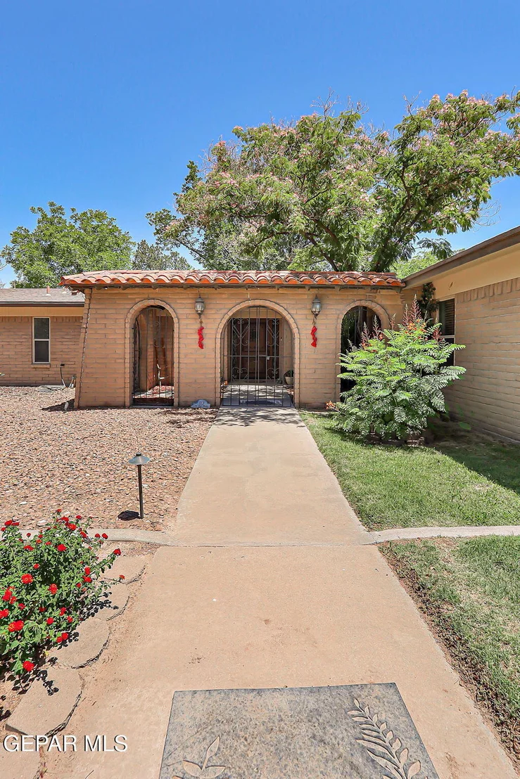 Photo of 713 LIVE OAK Drive