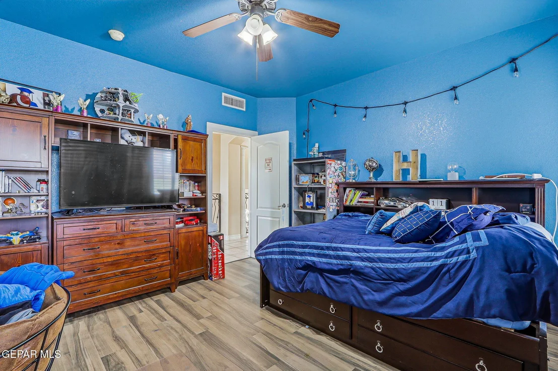 Photo of 609 MEADOW WILLOW Drive