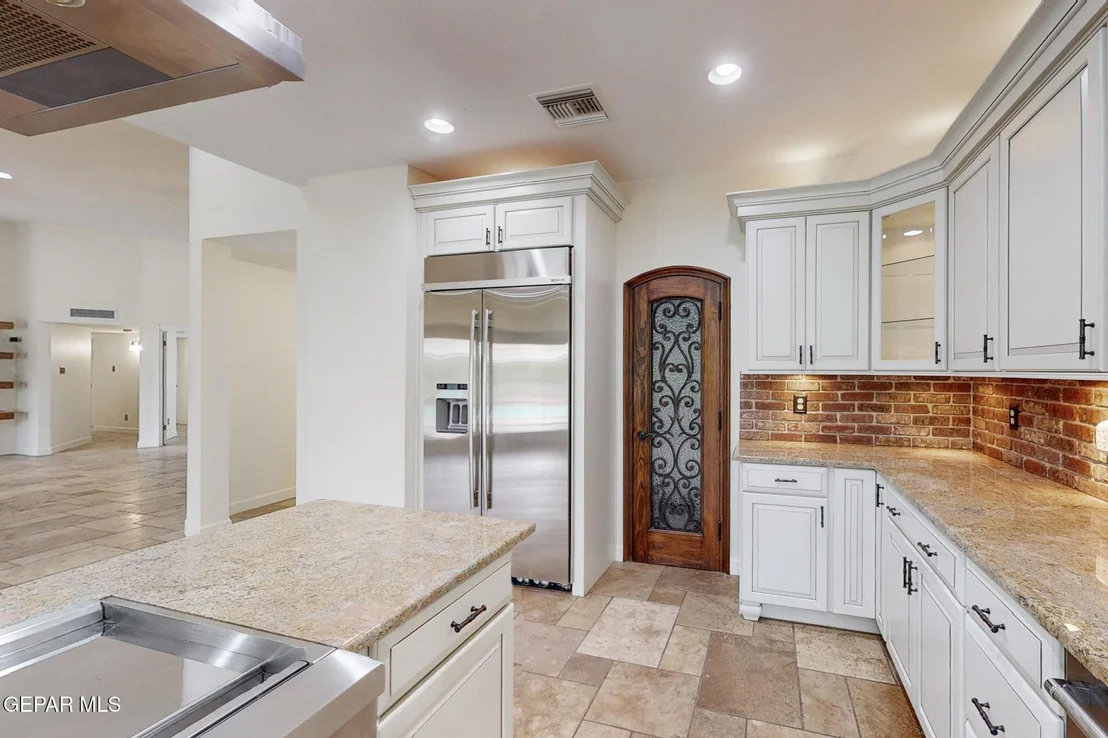 Photo of 633 WILD WILLOW Drive