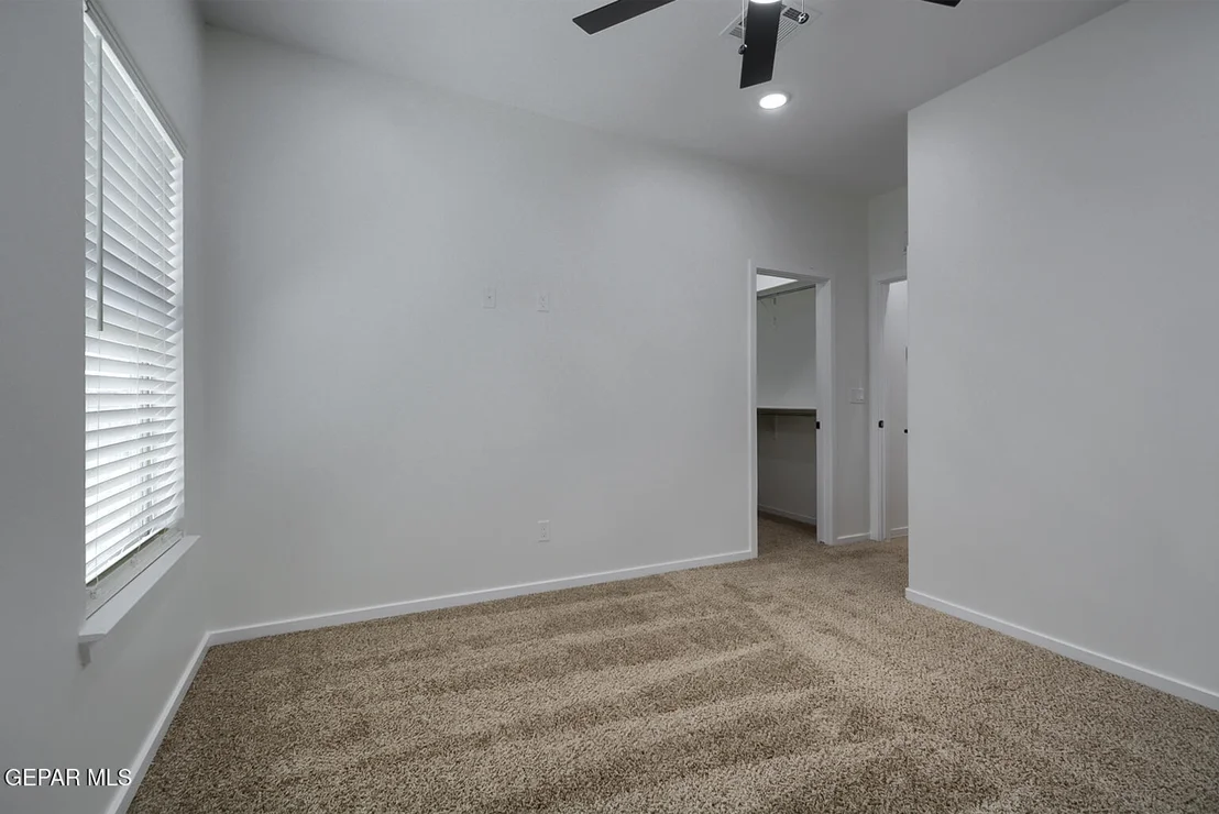Photo of 12605 AMESBURY