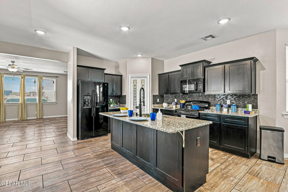 Photo of 2156 THOMAS LACKLAND Street