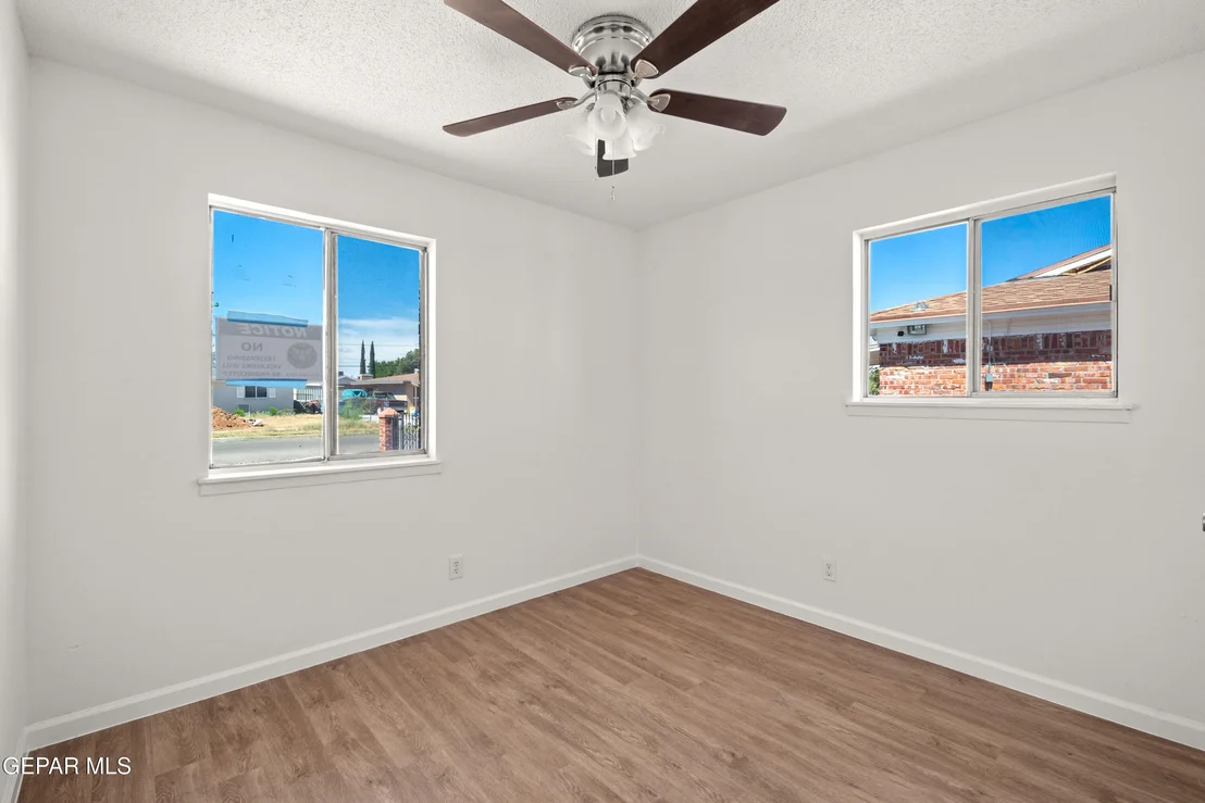 Photo of 5128 DEBEERS Drive