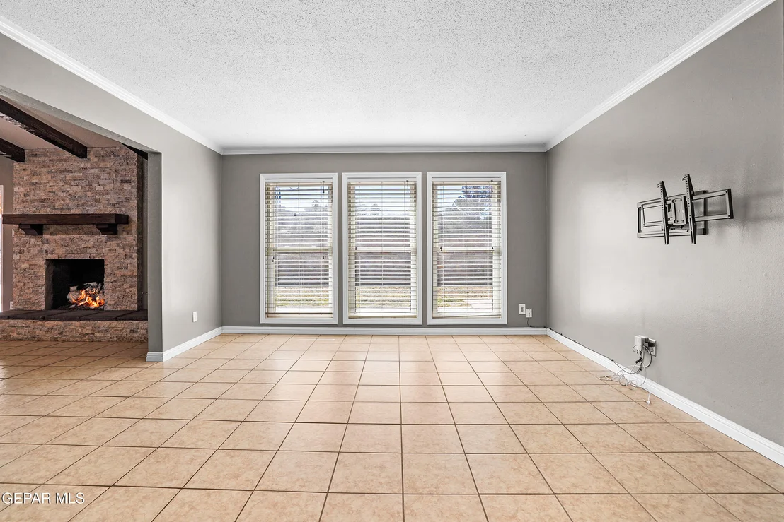 Photo of 700 DE LEON Drive