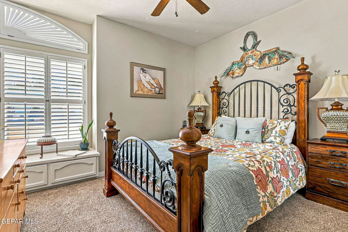 Photo of 1158 PINE RIDGE Way
