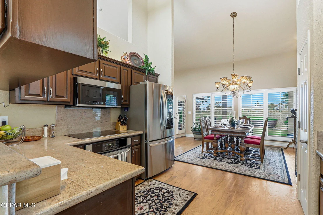 Photo of 1013 LOS JARDINES Circle