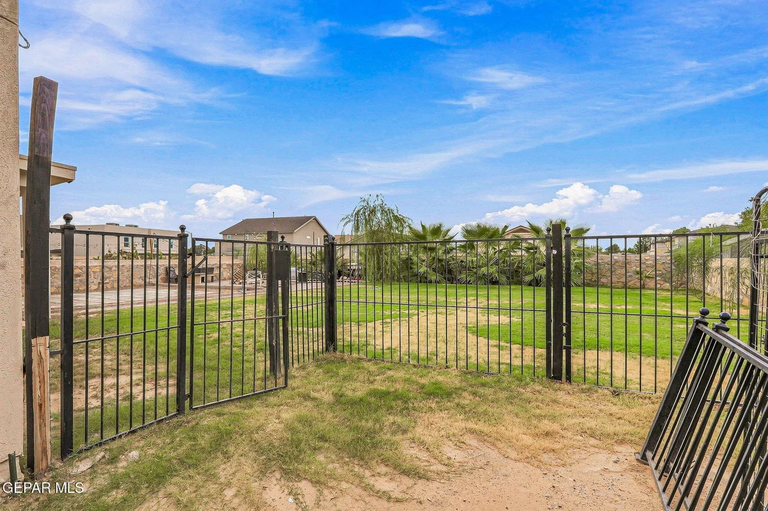 Photo of 433 TWILIGHT Drive