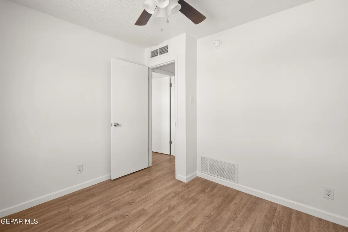 Photo of 5128 DEBEERS Drive