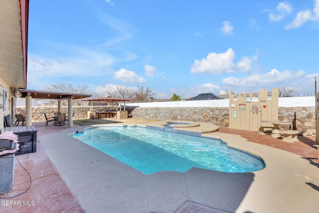 Photo of 11113 SHORELINE Drive