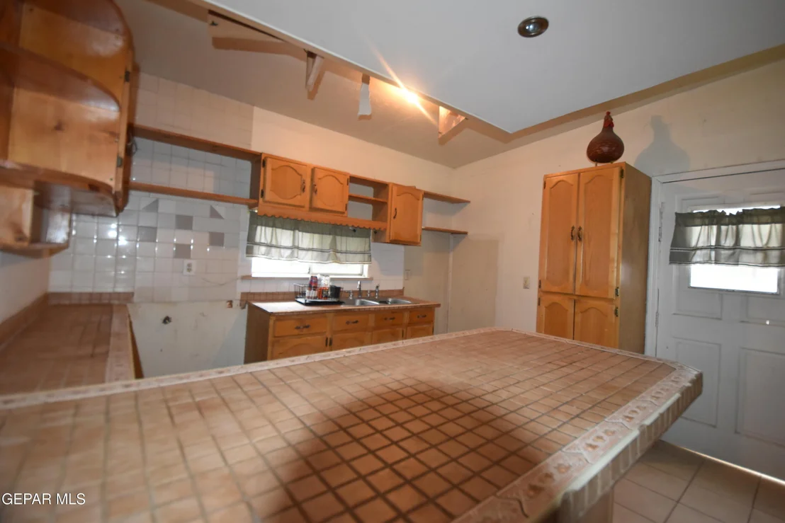 Photo of 8141 KIELY Road