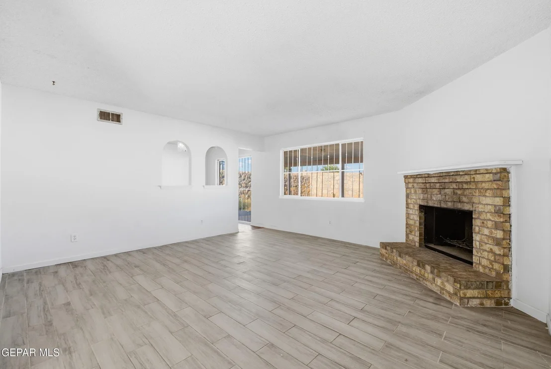 Photo of 1530 BOB SMITH Drive
