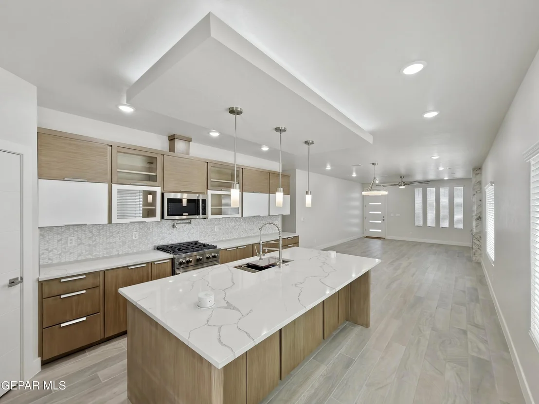 Photo of 3936 PERSPECTIVE Street