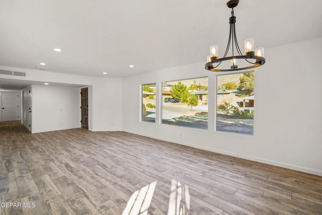 Photo of 4401 BUCKINGHAM Drive