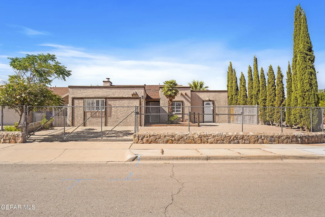 Photo of 4721 MAUREEN Circle