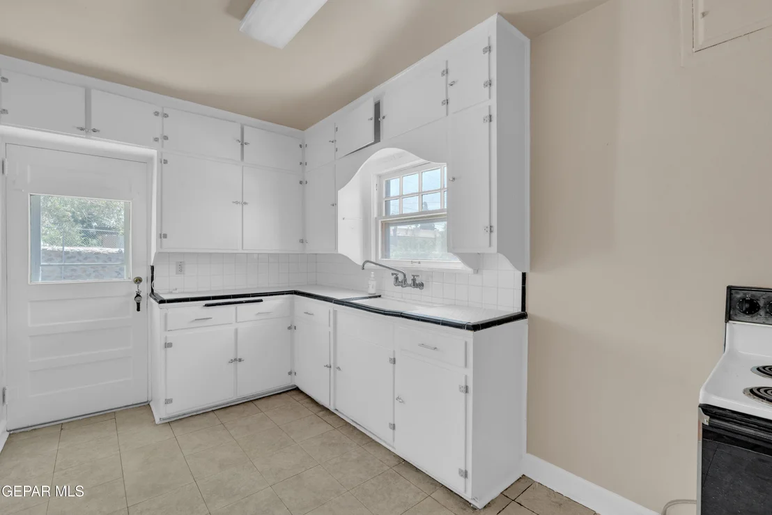 Photo of 412 E BALTIMORE Drive