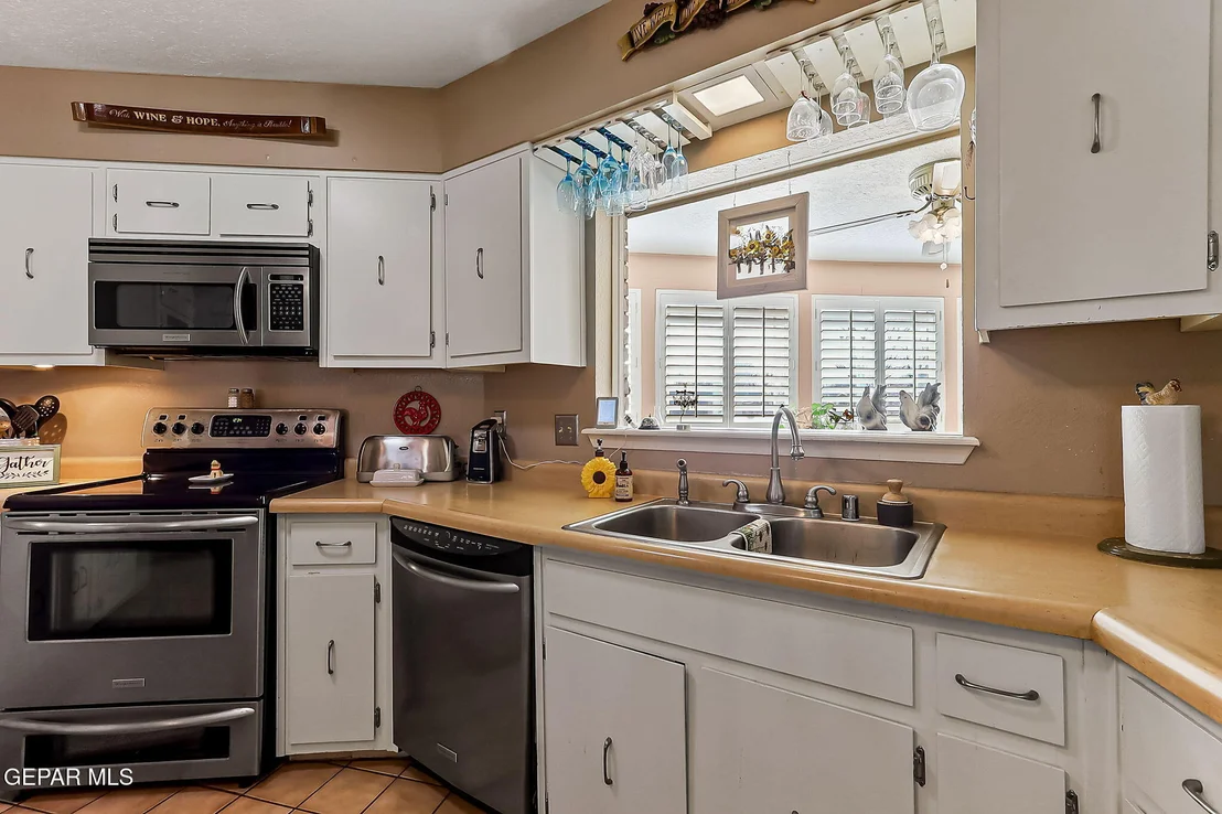Photo of 136 LAURA GALE Drive