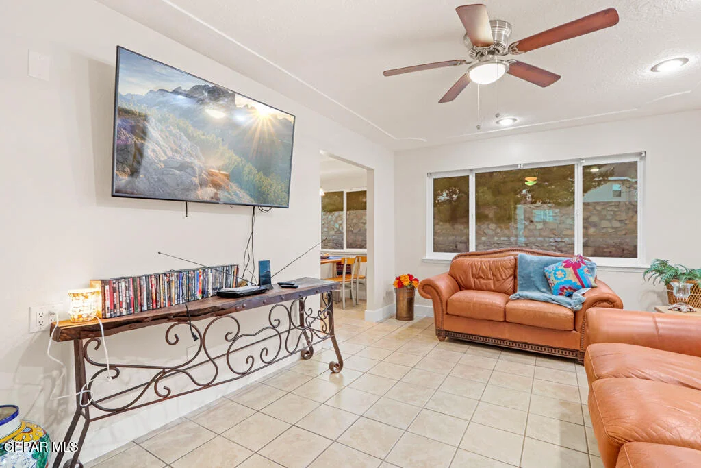 Photo of 10053 Foothill Drive