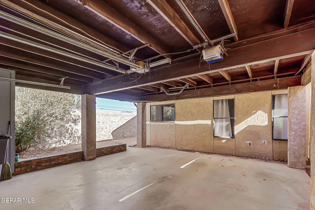 Photo of 10846 QUARTZ Street