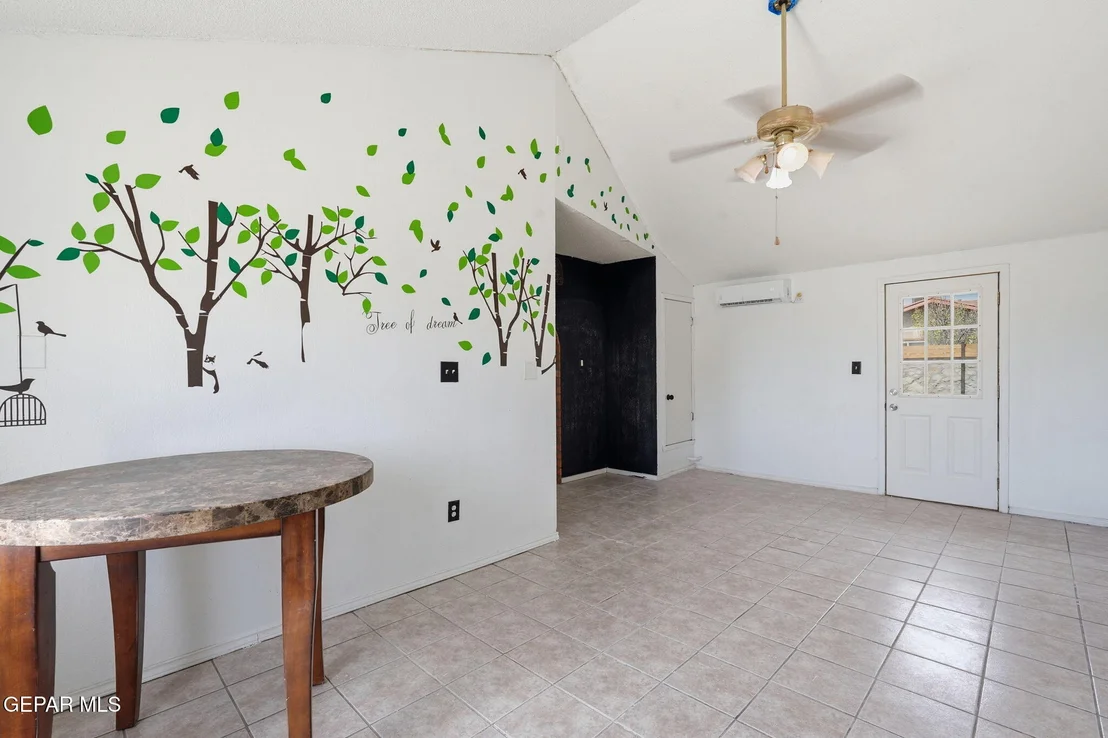 Photo of 10905 DIZZY DEAN Place