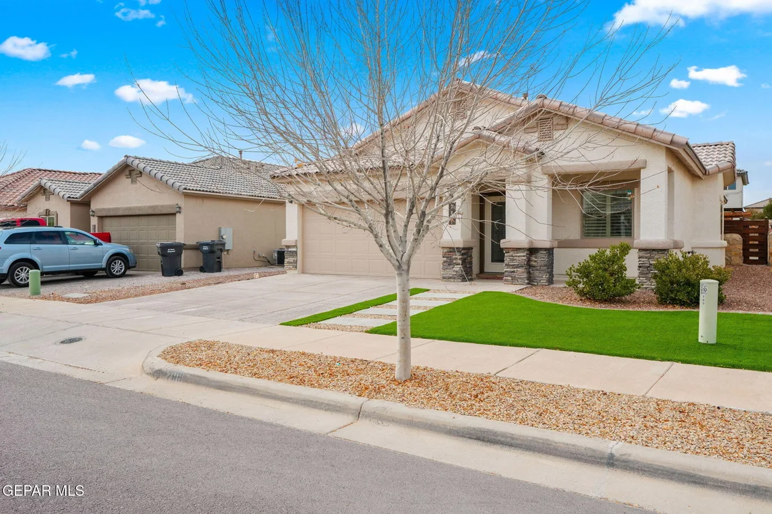 Photo of 789 PIXTON Road
