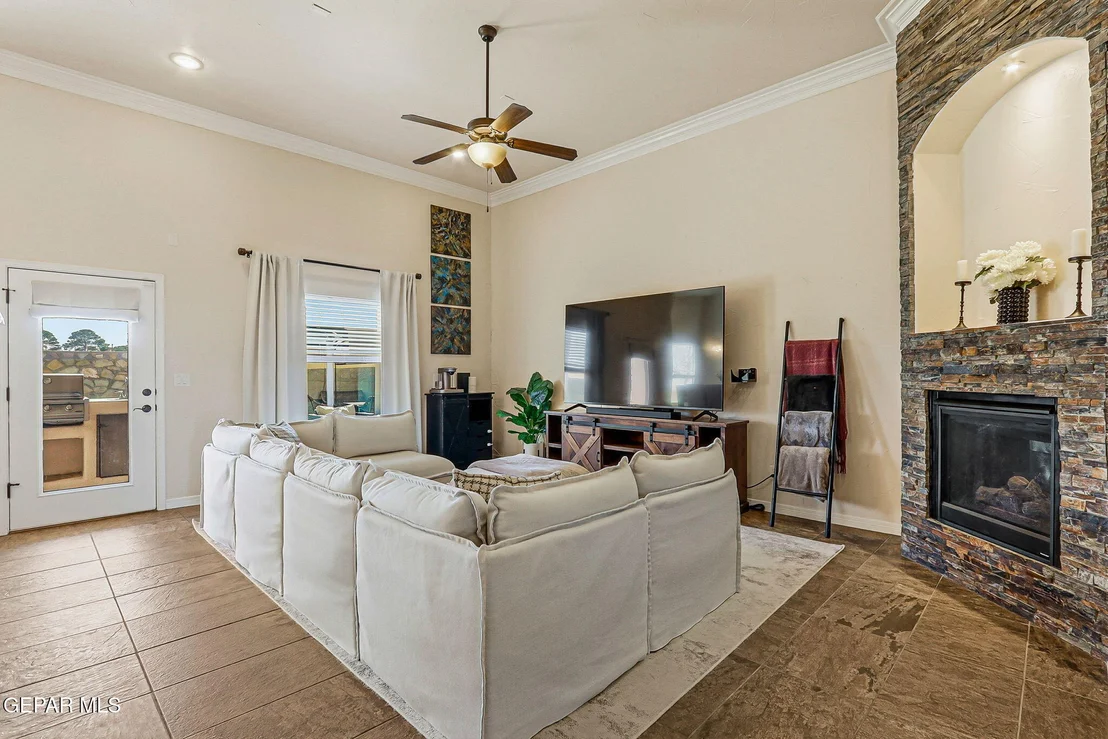 Photo of 14048 RAINBOW POINT Drive