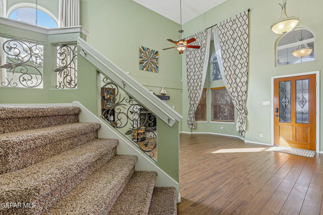 Photo of 10908 NORTHVIEW Drive