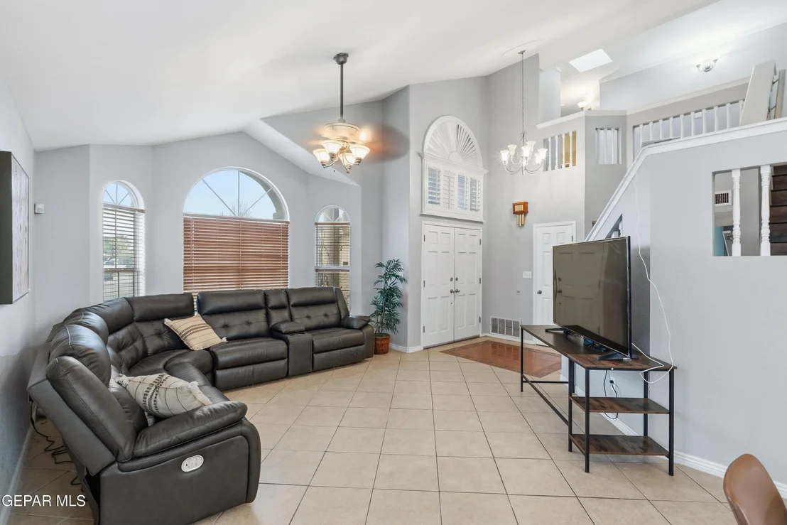 Photo of 1369 LUZ CARPIO Way