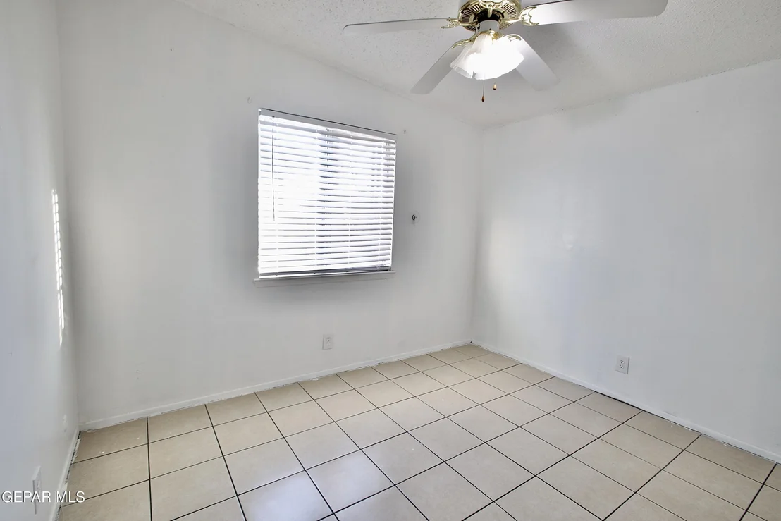 Photo of 816 MONCLOVA Lane