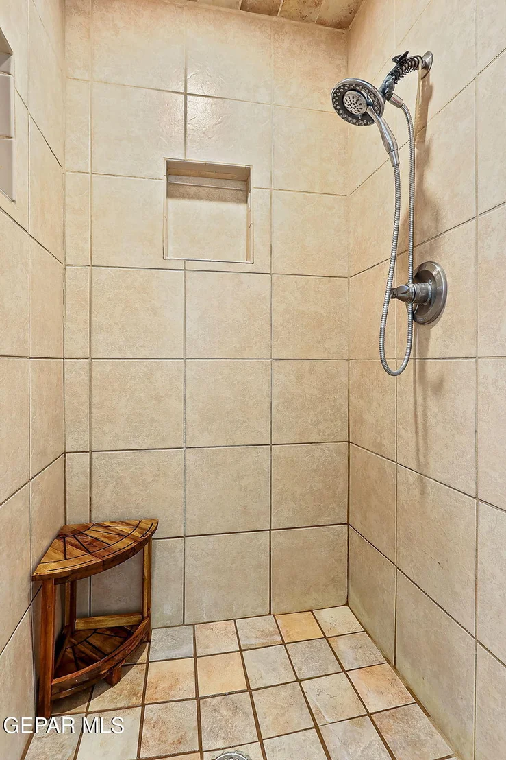 Photo of 136 LAURA GALE Drive