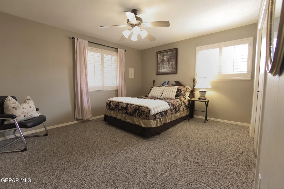 Photo of 417 INDIAN BLUFF Road