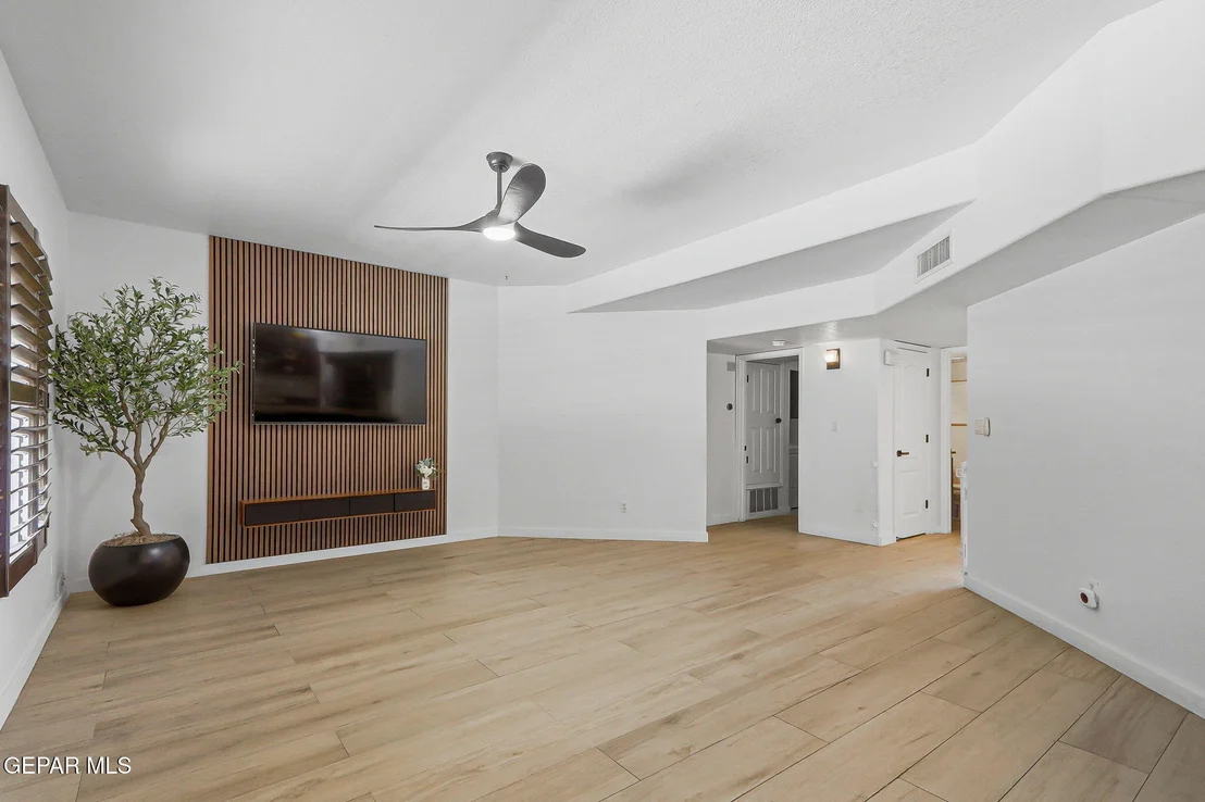 Photo of 6633 WIND RIDGE Drive