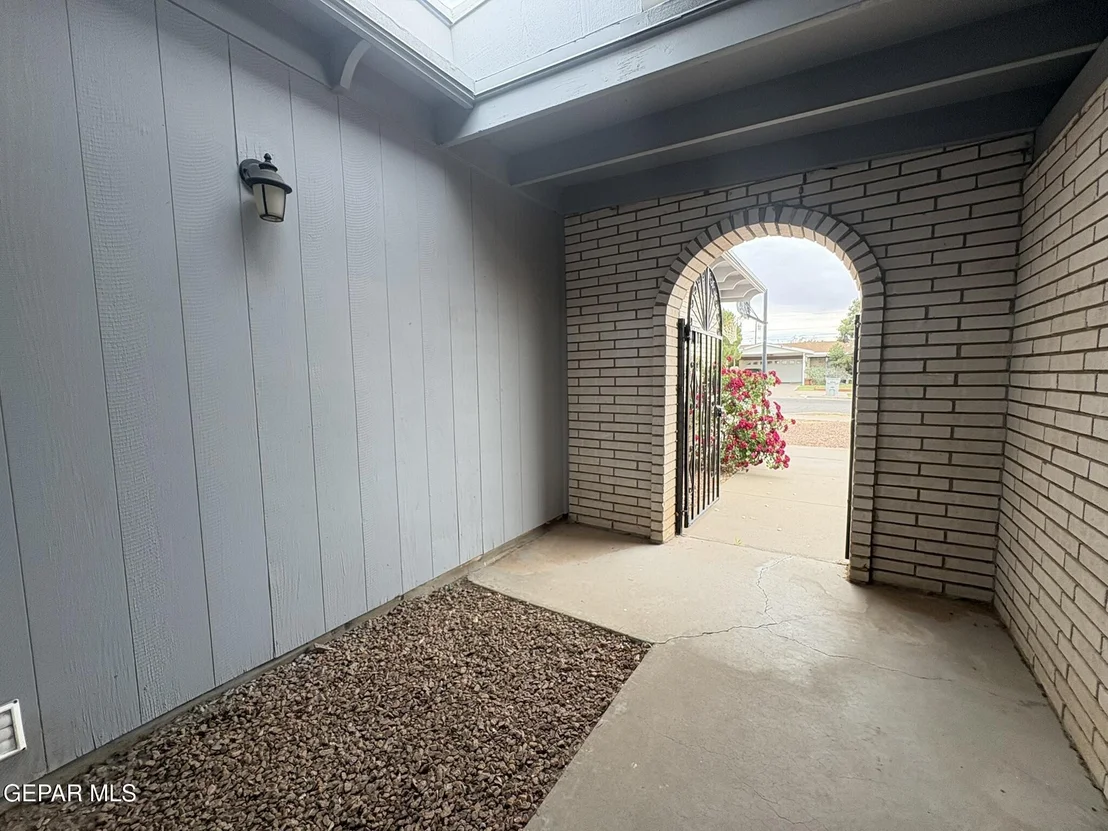 Photo of 10316 ASHWOOD Drive